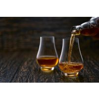 Whisky-Tasting Deutschland – Whisky einschenken