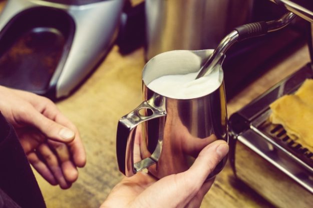 Barista-Kurs-Gutschein – Milch aufschäumen