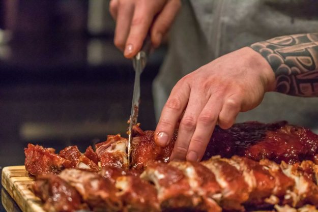 Grillkurs Mannheim – Spareribs teilen