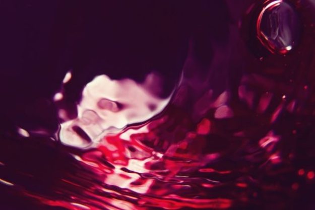 Wein- und Krimi-Event@Home für 2 – Rot- und Weißwein