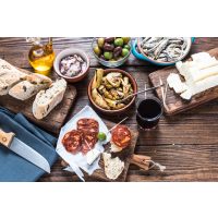Tapas-Kochkurs Heidelberg – Tapas auf Holztisch