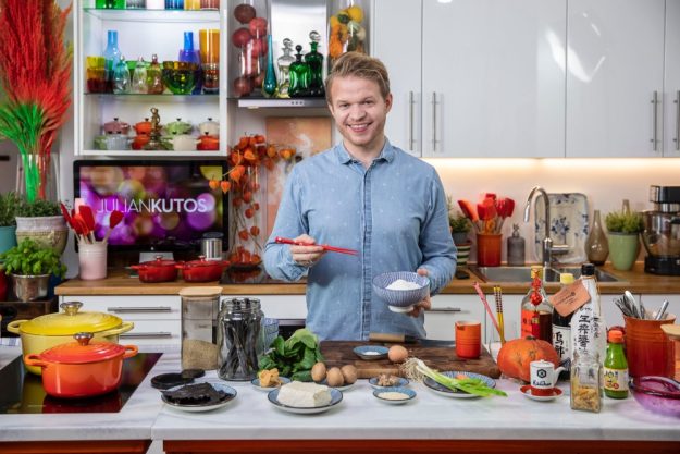 Online-Kochkurs – Julian Kutos macht Ramen-Suppe