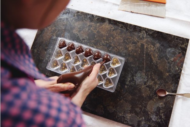 Pralinenkurs Augsburg – Pralinen gießen