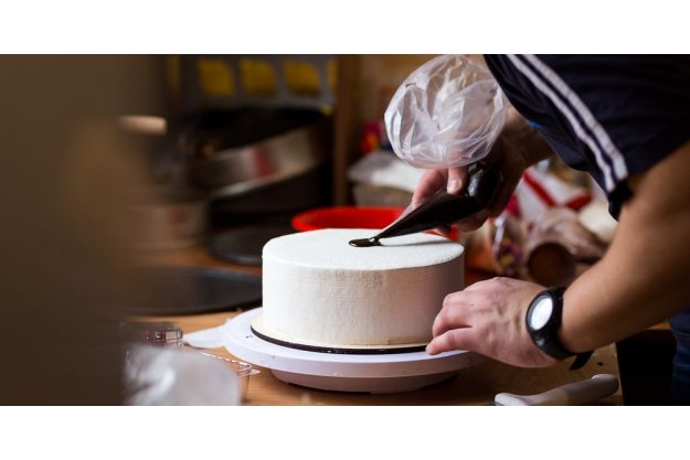 Tortenkurs Augsburg – Schokoladenschrift