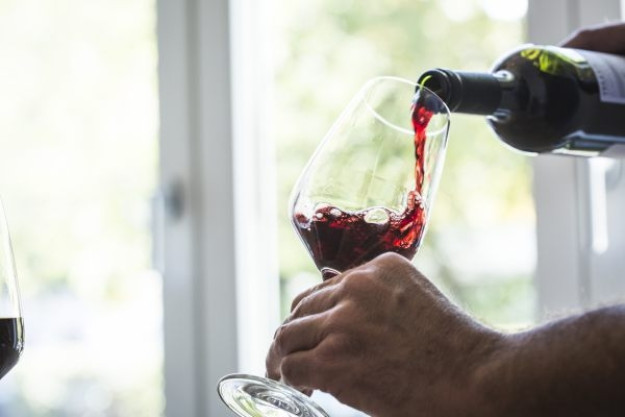 Wein-Krimi-Event Online: Krimi-Lesung und Weingenuss