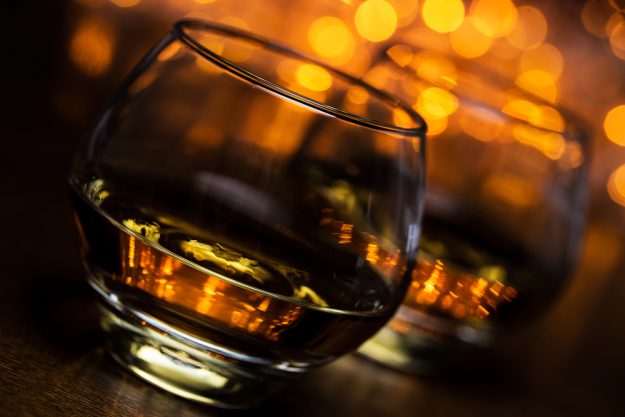 Geschenkgutschein Whisky-Tasting – Whisky im Glas