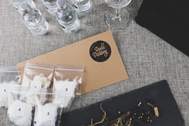 Virtuelle Brennereiführung mit Gin-Tasting zu Hause – Duftproben