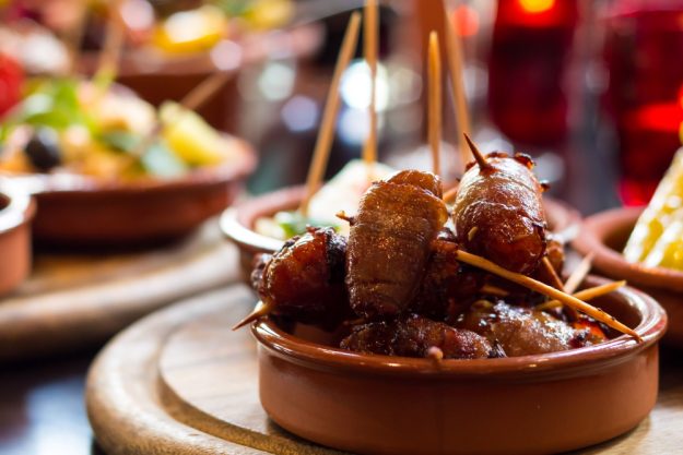 Tapas-Kochkurs Heidelberg – Datteln im Speckmantel