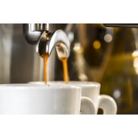 Barista-Kurs Mannheim - Espresso fließt in Tassen