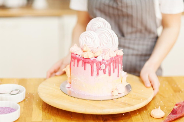 Torten-Kurs Essen – Drip Cake mit Eis
