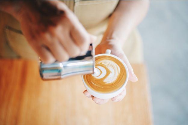 Latte-Art Kurs Herten – Milchschaum eingiessen