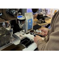 Barista-Kurs Dortmund: Teilnehmer übt