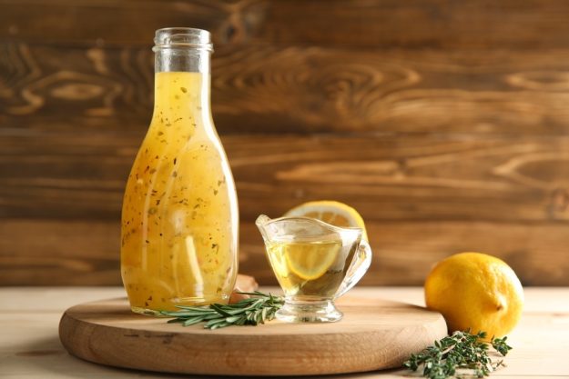 Mediterraner Kochkurs Stuttgart – Zitronenöl mit Kräutern 