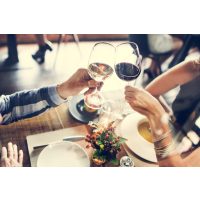 Weinprobe Ludwigsburg – Paar trinkt Wein