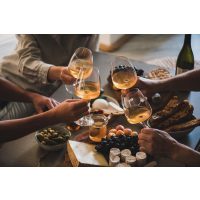 Weinseminar Stuttgart - Ludwigsburg - Frau genießt Rotwein