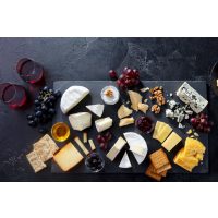 Weinseminar Stuttgart –  Käsebrett mit Rotwein