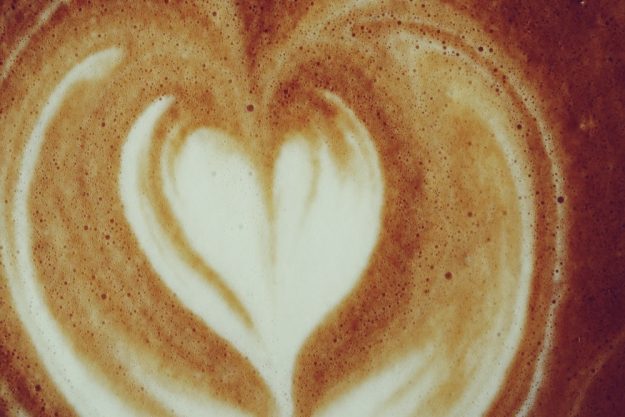 Barista-Kurs Berlin – Latte Art Herz 