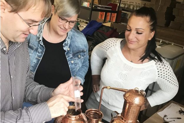 Gin selber machen Berlin – Gemeinsam Gin machen