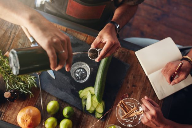 Gin-Tasting Berlin – Barkeeper mixen neuen Gin Cocktail