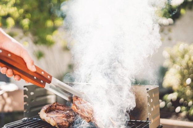 Afrikanischer Grillkurs Berlin: Fleisch grillen