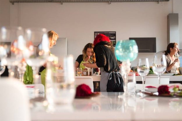 weihnachtlicher Kochkurs Berlin - gedeckte Tafel