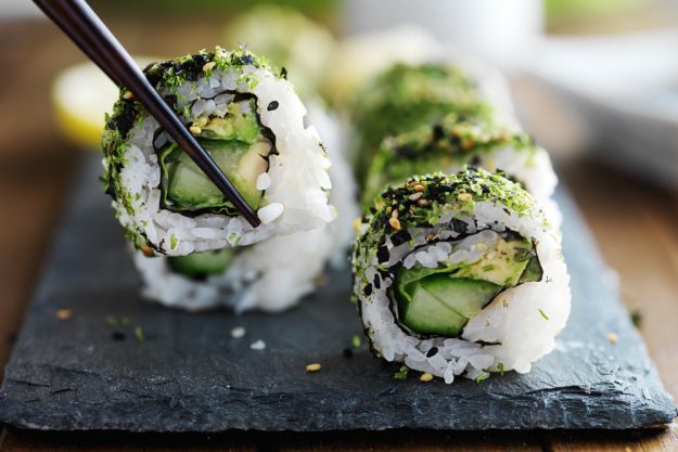 Sushi-Kurs Berlin – Sushi mit Gurke und Avocado