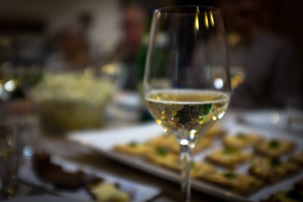 Weinprobe Berlin – Weisswein und Buffet