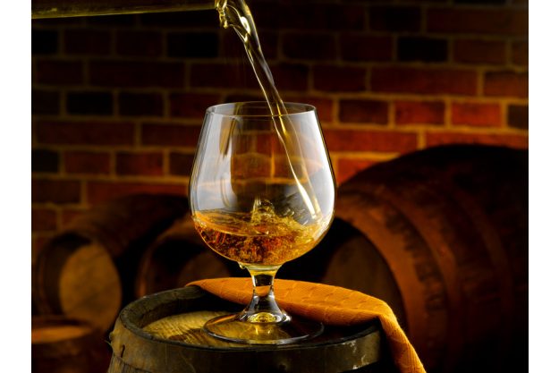 Whisky-Tasting in Berlin - Whisky Einschenken