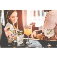 Cocktailkurs Berlin – Marcel Wanek shaken