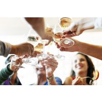 Firmenfeier Berlin – mit Naturwein anstoßen