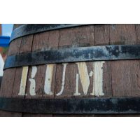 Rum-Tasting Berlin: altes Holzfass