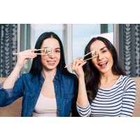 Sushi-Kurs Berlin – Frauen essen Sushi