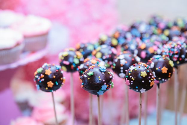Online Backkurs – Cakepops mit Zuckerstreusel