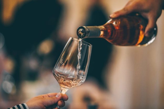 Weihnachtsfeier mit Teamkochkurs in Regensburg – Weinbegleitung