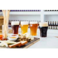 Bier- und Käse-Tasting Landshut: ein blumiges Bier mit Käse und Brot