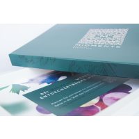 Weihnachtsgeschenk - Geschenkidee Erlebnisgutschein – Geschenkbox veredelt mit einer schimmernden Heißprägefolie