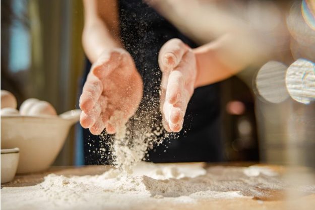 Backkurs in München: Mehlstaub abklopfen