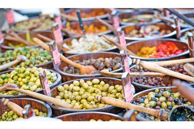 Genussreise München: bunte Vielfalt auf dem Markt