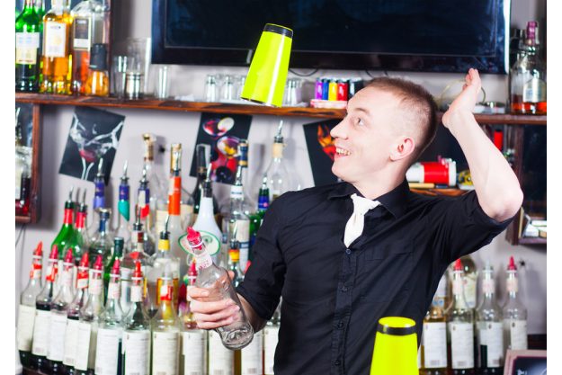 Cocktailkurs München – Barkeeper-Kunststück