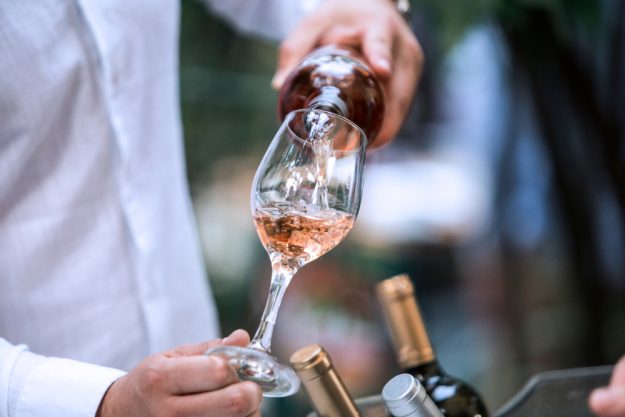 Weinseminar München – Rose einschenken