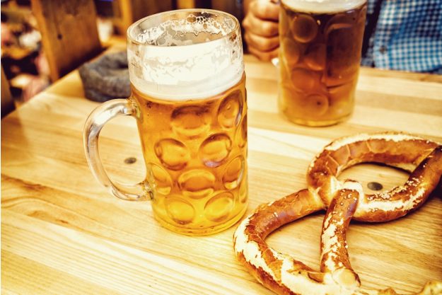 Wiesngrillen - Oktoberfestbier mit Breze