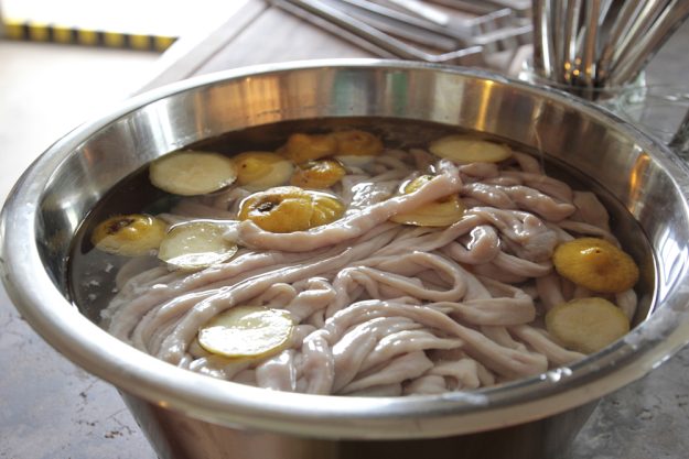 Wurst-Kurs bei Herrmannsdorfer München (Glonn) – Wurstdarm und Zitrone