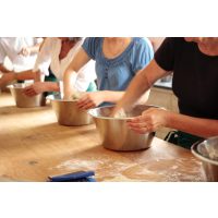 Brot-Backkurs Herrmannsdorfer München – Zutaten vermengen