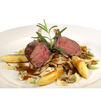Firmenfeier München - saftiger Braten mit Schupfnudeln