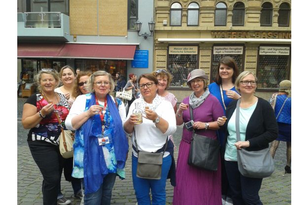 Kulinarische Stadtführung Mainz – Gruppe in guter Stimmung