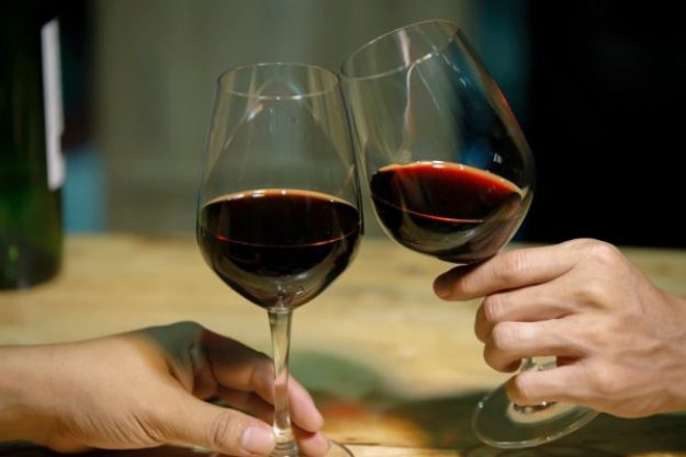 Wein- und Krimi-Event@Home für 2 – Wein