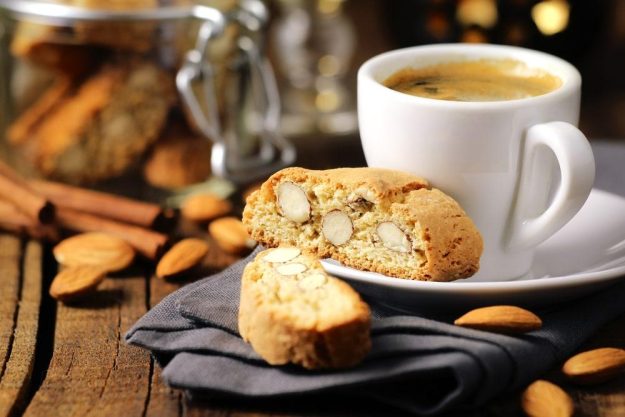 Barista-Kurs Hamburg – Espressotasse und Cantuccini