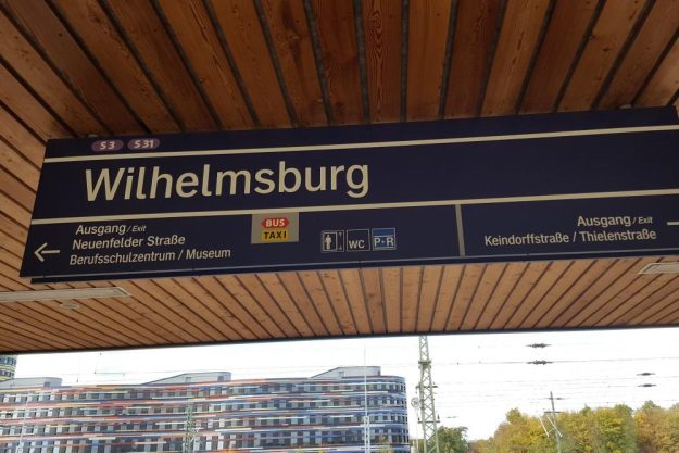 Kulinarische Stadtführung Hamburg – Sbahnschild