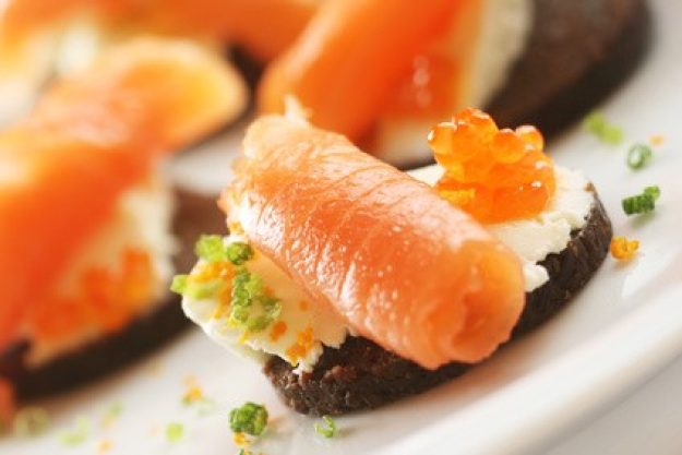 Incentive mit Champagnerverkostung Hamburg - Pumpernickel mit Lachs