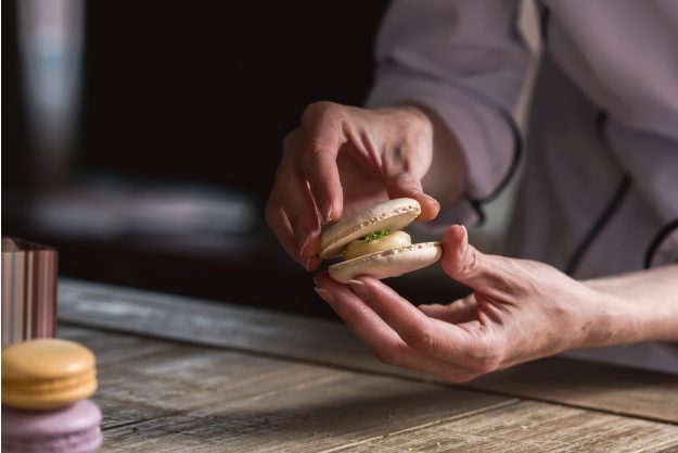 Backkurs at Home Macarons zusammensetzen